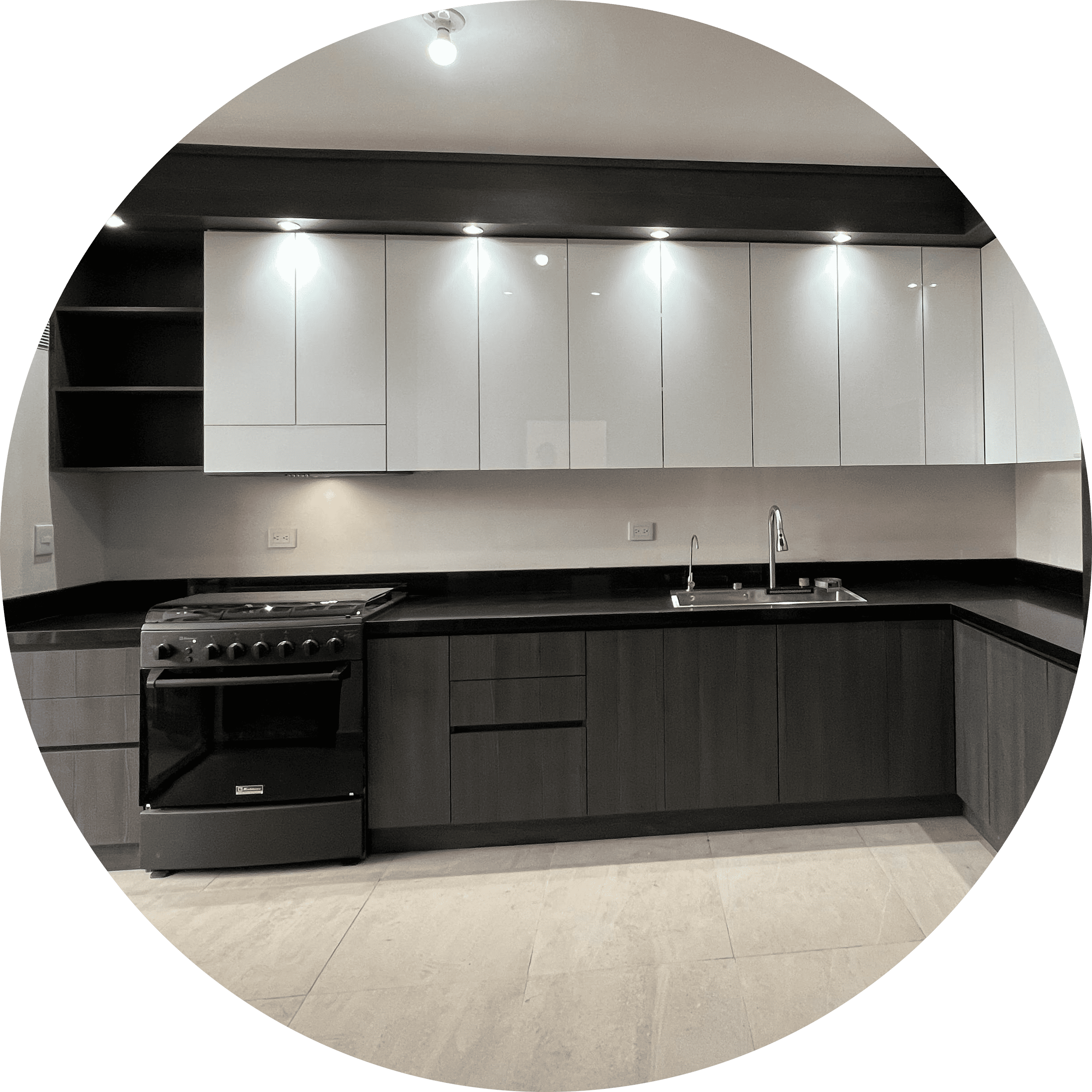 Diseño de cocina moderna blanco y negro en Monterrey